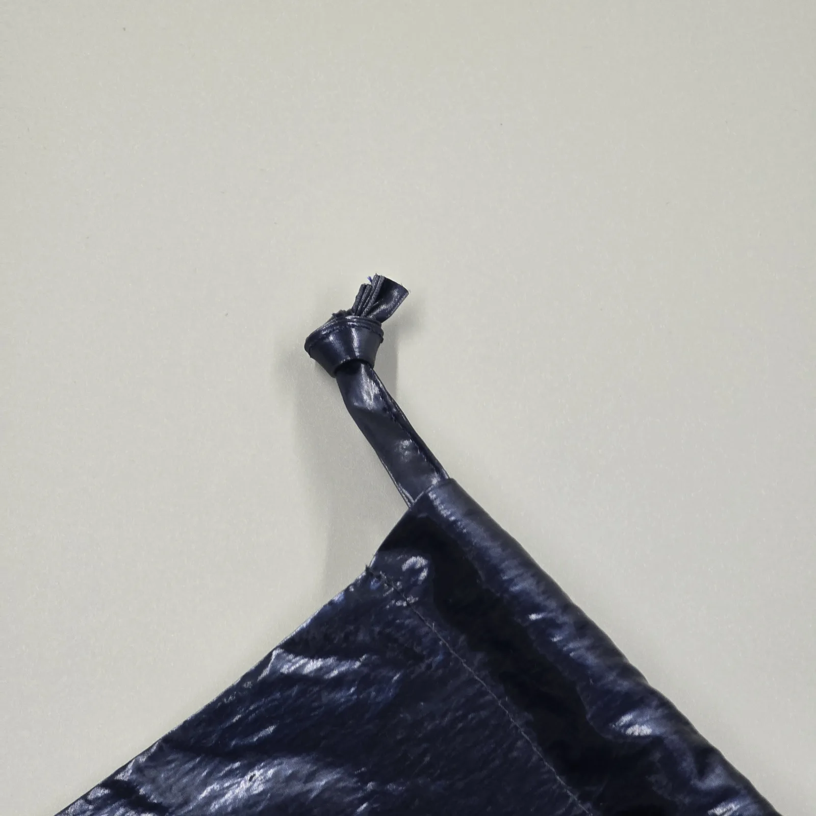 네이비 PE 조리개 파우치 조리개 파우치·더스트백 제작 사례 - 정희산업
